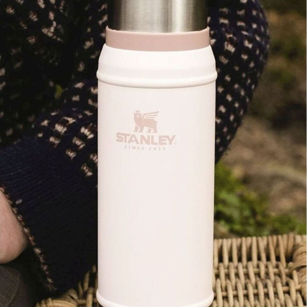 Legendary Classic Bottle Insulated Thermal 0.75L