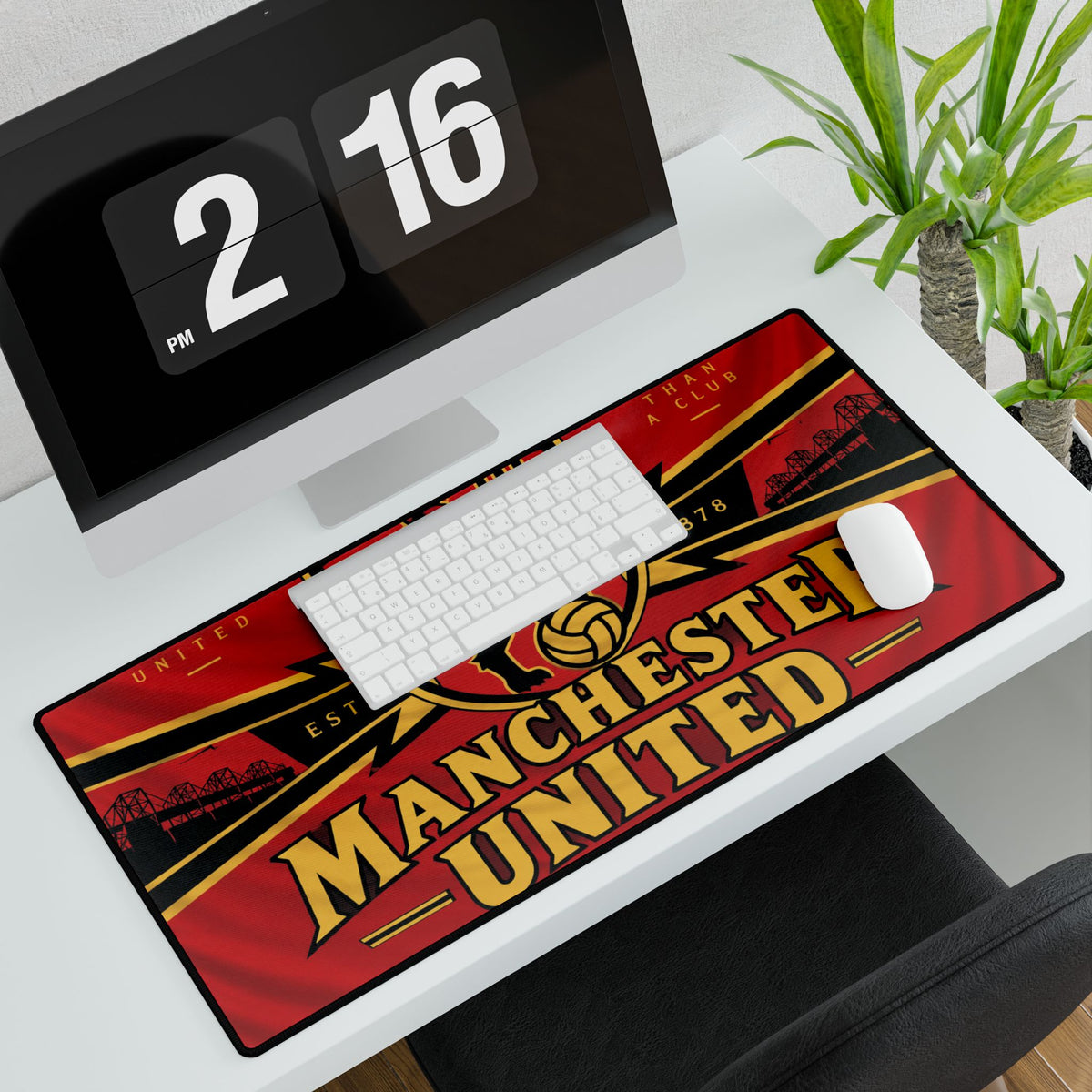 Manchester United Desk Mat — Large Football Gaming Mouse Pad
