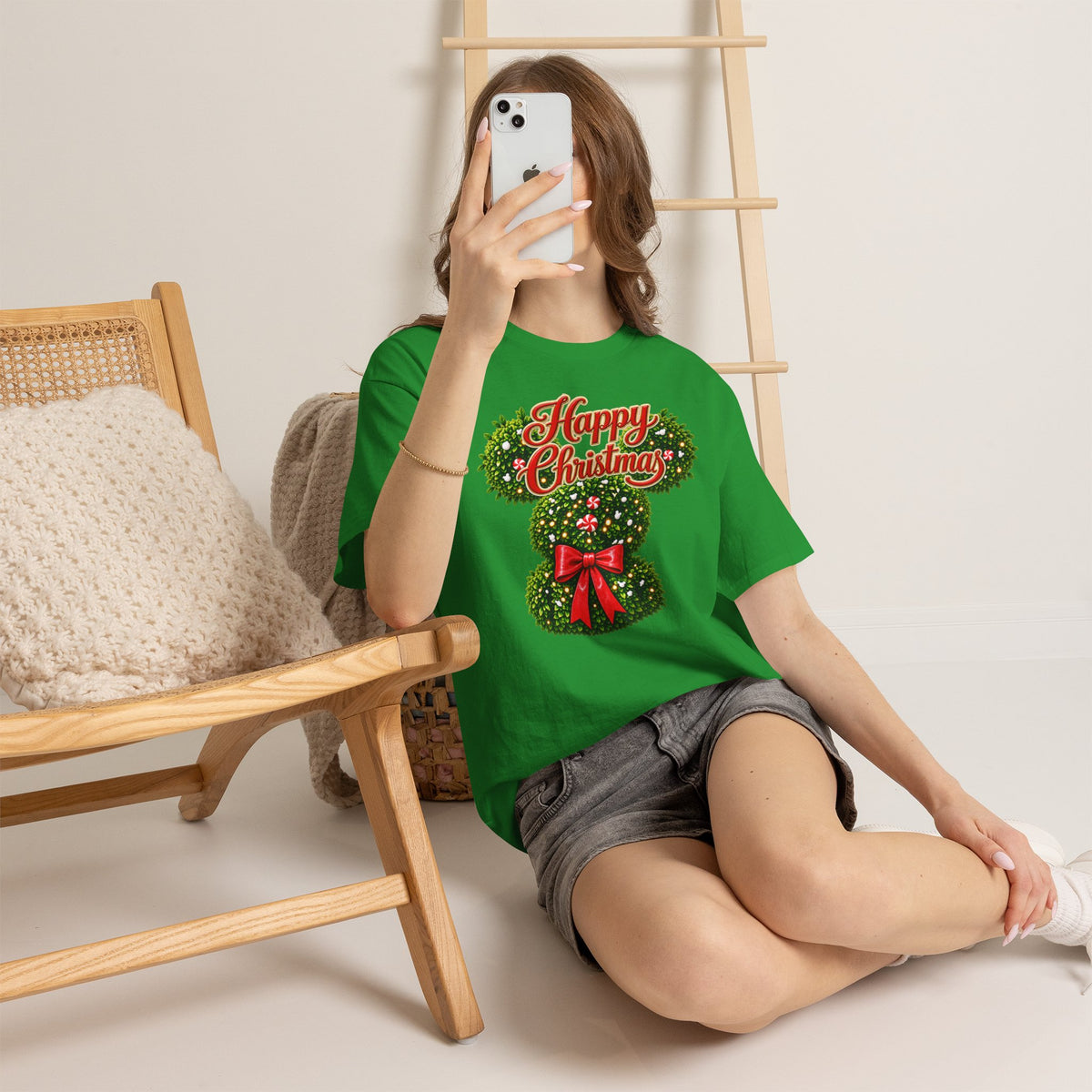 Christmas Wreath Mouse Tee – "Happy Christmas" Holiday Graphic T-Shirt