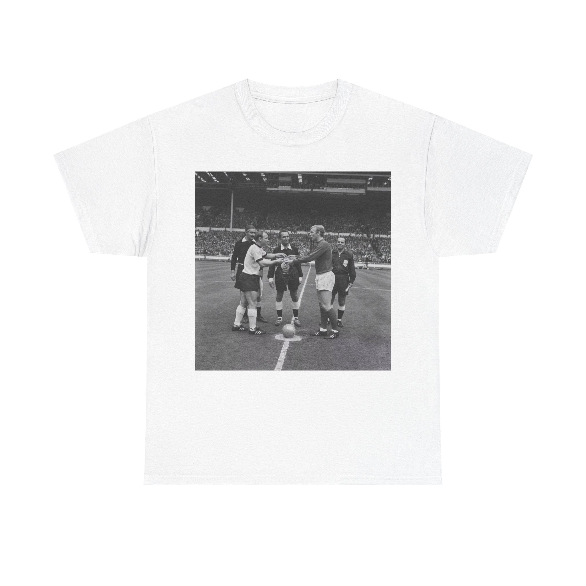 1966 World Cup Winners England Vintage Soccer Captains Coin Toss T-Shirt