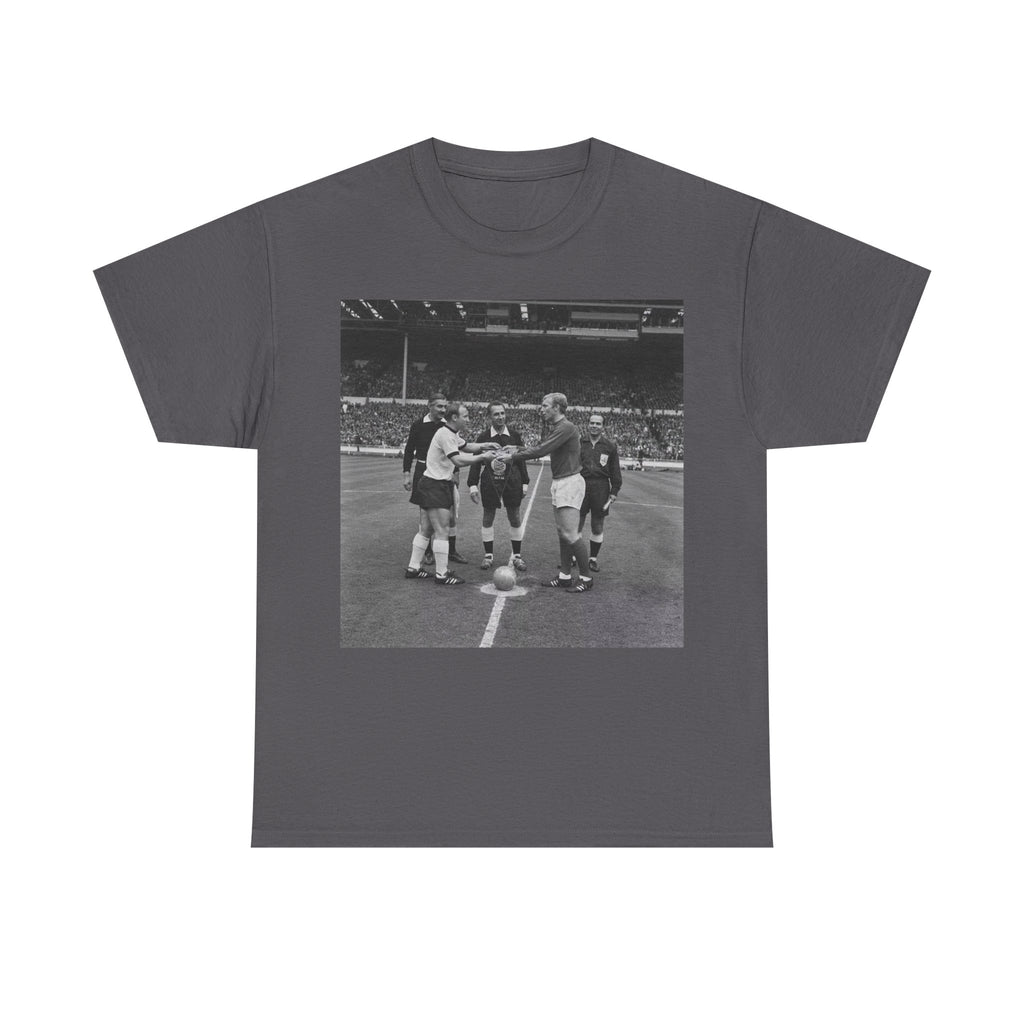 1966 World Cup Winners England Vintage Soccer Captains Coin Toss T-Shirt