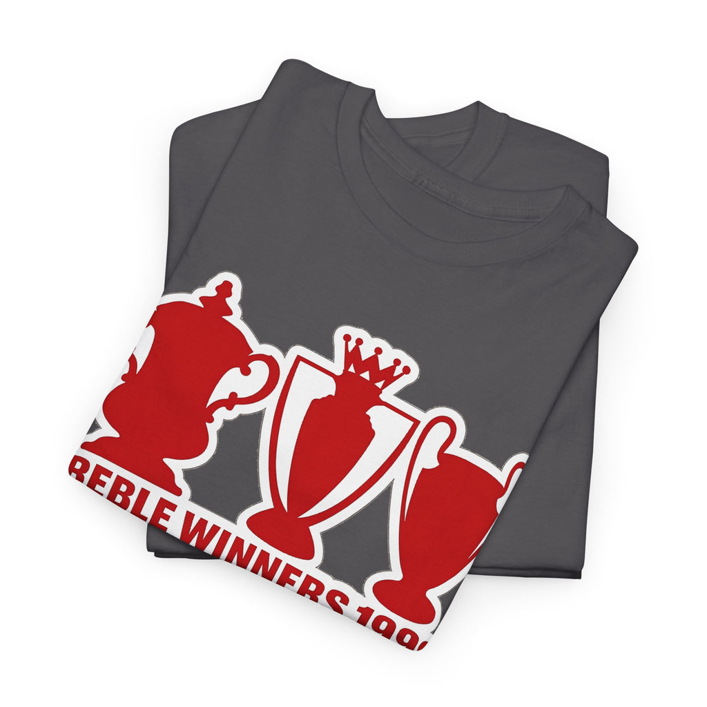 Manchester United Treble Winners 1999 Trophy Graphic Cotton T-Shirt