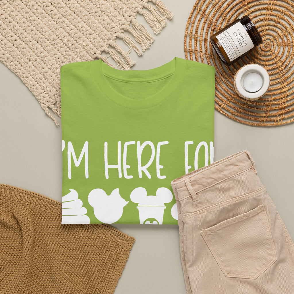 I'm here for the snacks Unisex Heavy Cotton Tee