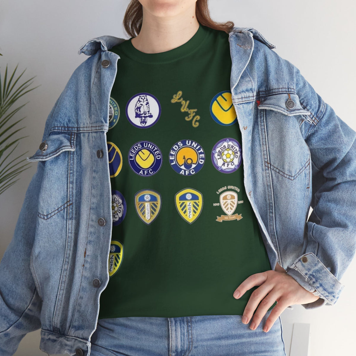 Leeds United Retro Crest Cotton T-Shirt — Vintage Football Club Emblem Tee