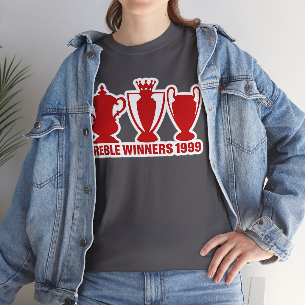 Manchester United Treble Winners 1999 Trophy Graphic Cotton T-Shirt