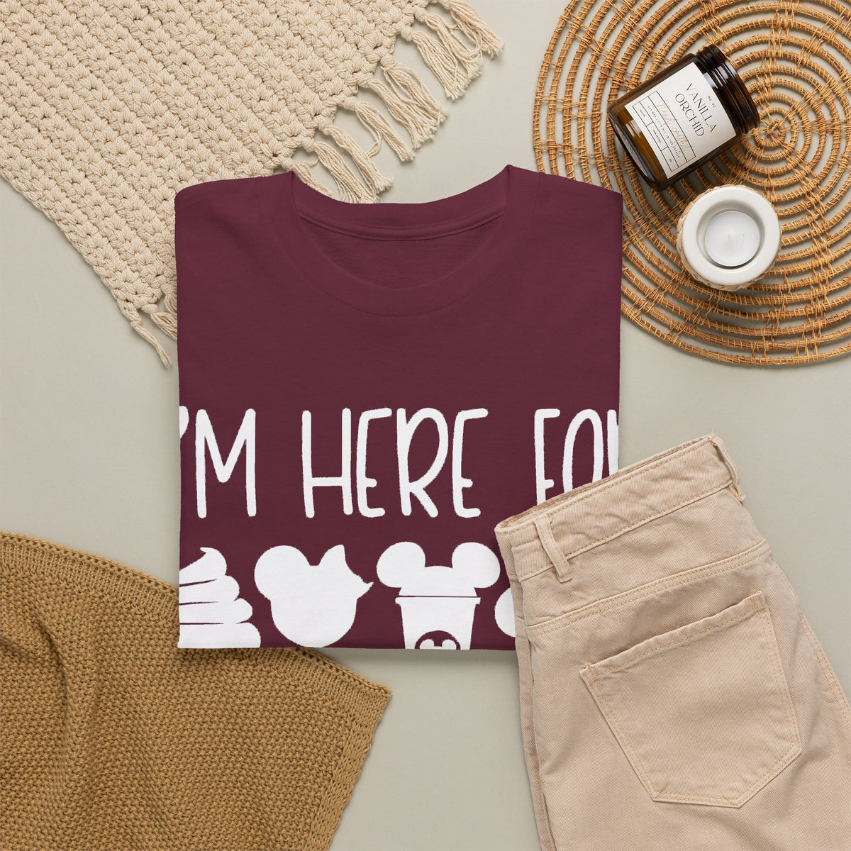I'm here for the snacks Unisex Heavy Cotton Tee