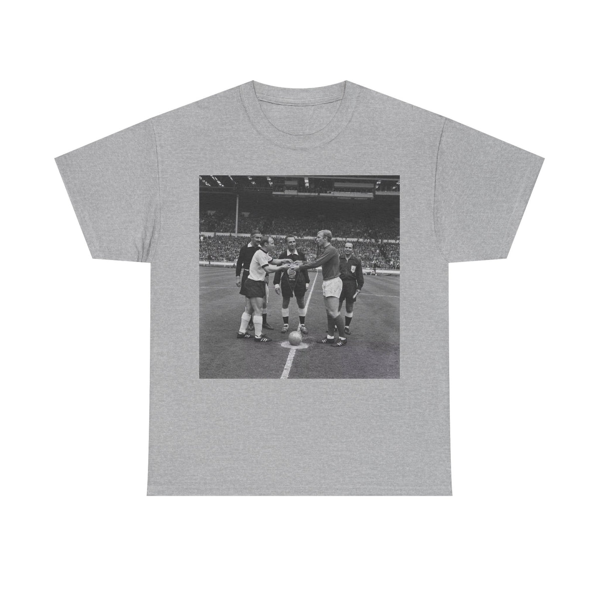 1966 World Cup Winners England Vintage Soccer Captains Coin Toss T-Shirt
