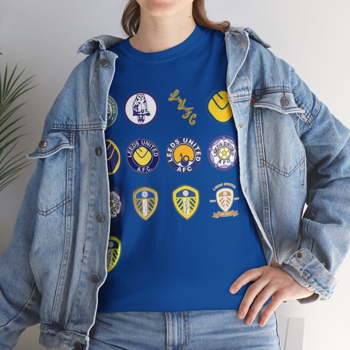 Leeds United Retro Crest Cotton T-Shirt — Vintage Football Club Emblem Tee