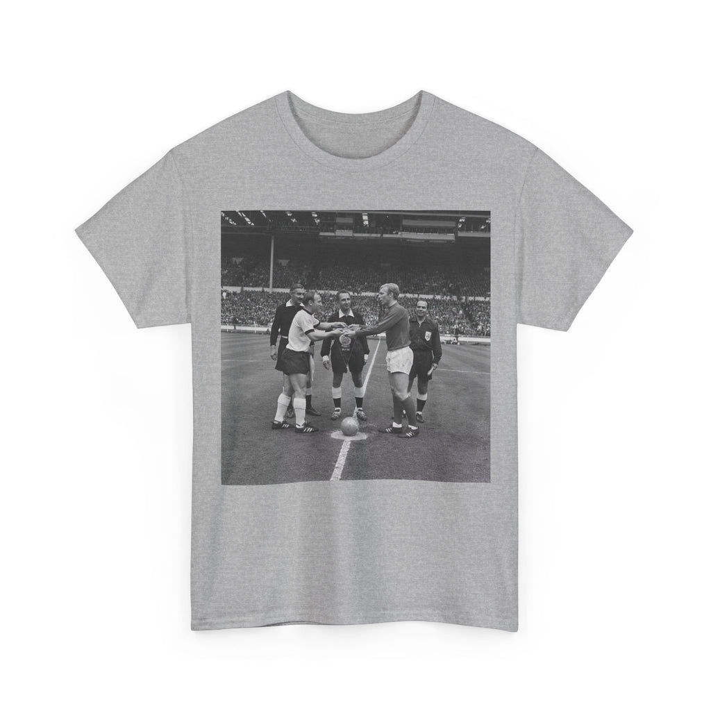 1966 World Cup Winners England Vintage Soccer Captains Coin Toss T-Shirt