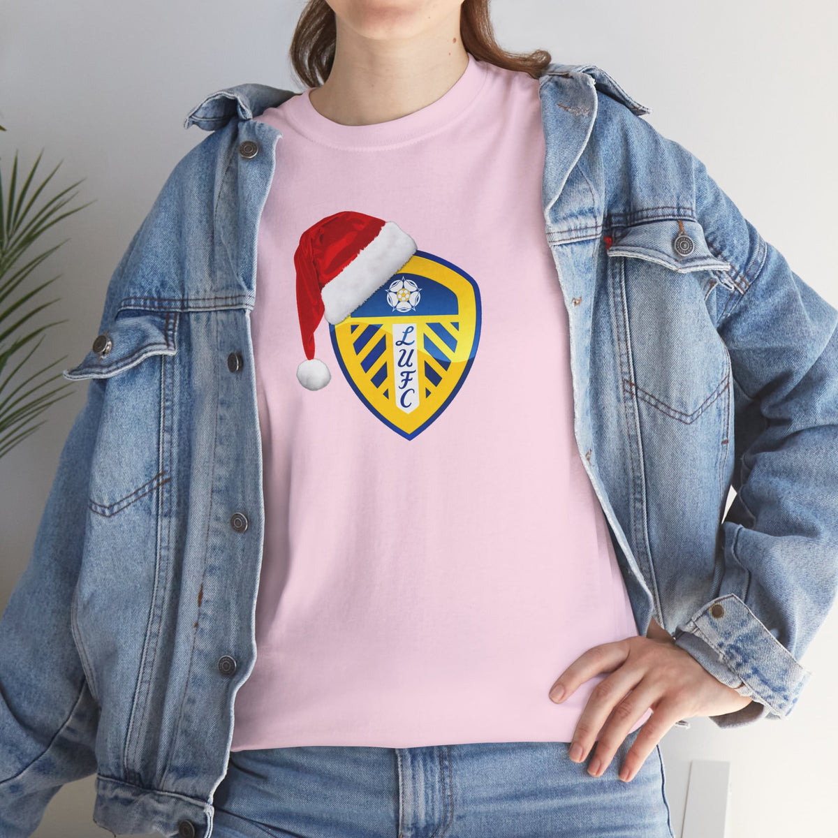 Leeds United Santa Hat Christmas Soccer Crest T‑Shirt – Festive Football Fan Tee