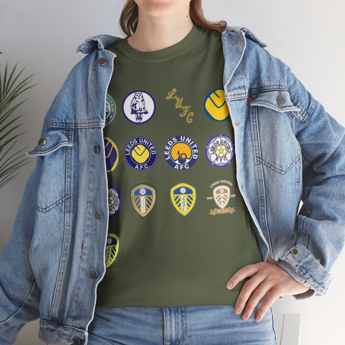 Leeds United Retro Crest Cotton T-Shirt — Vintage Football Club Emblem Tee