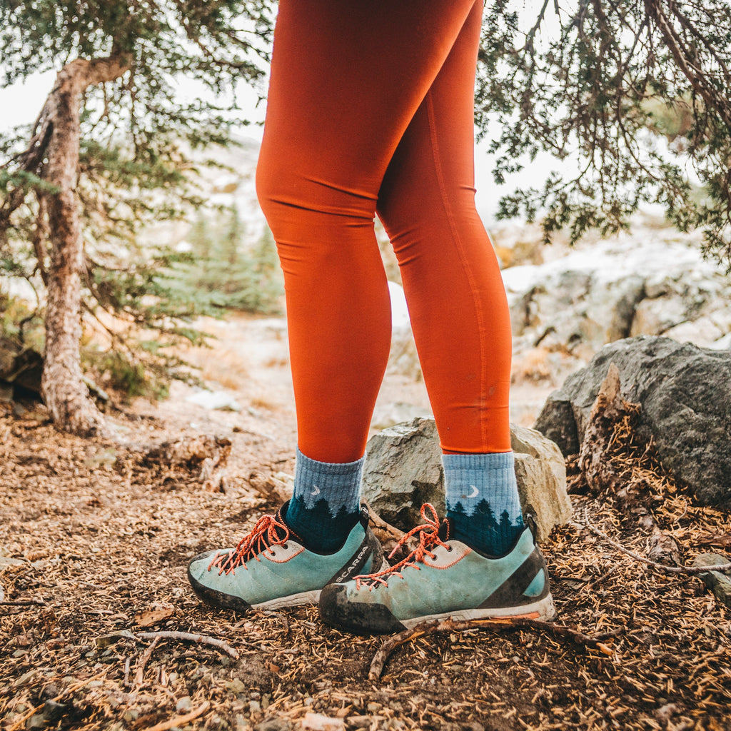 Ladies Micro Crew Midweight Hiking Merino Wool Seamless Socks