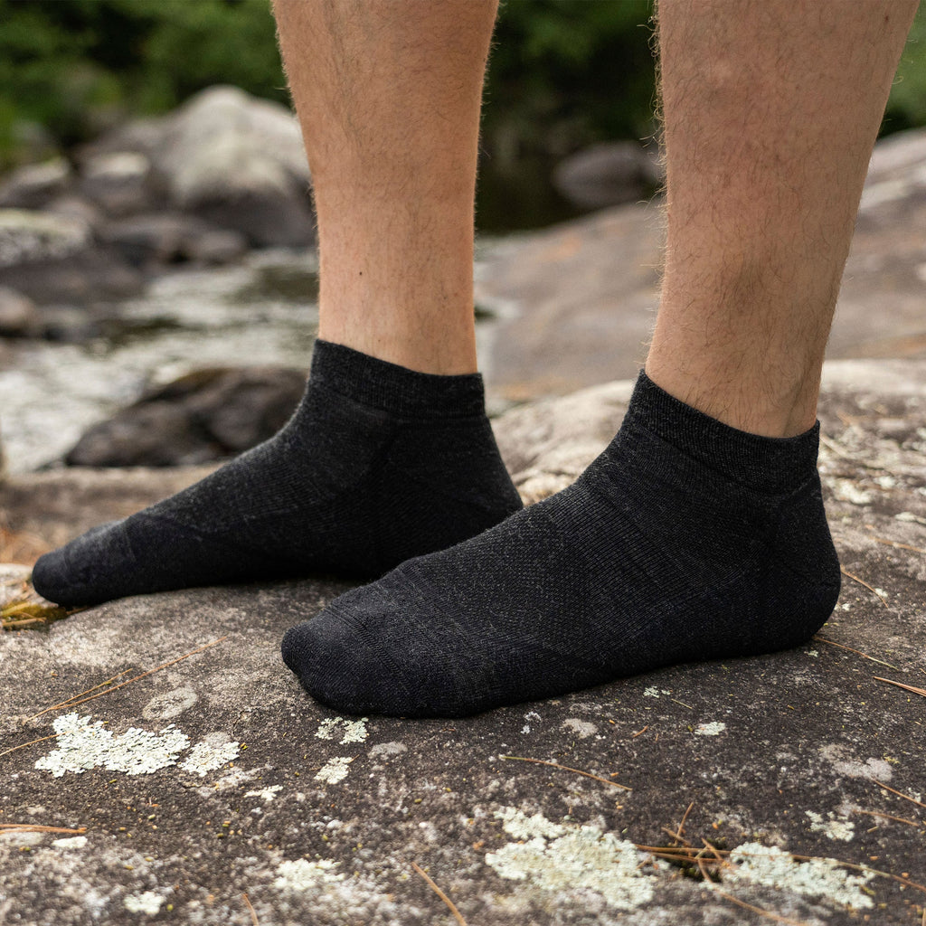 Mens No Show Lightweight Hiking Moisture Wicking Anti Blister Merino Socks