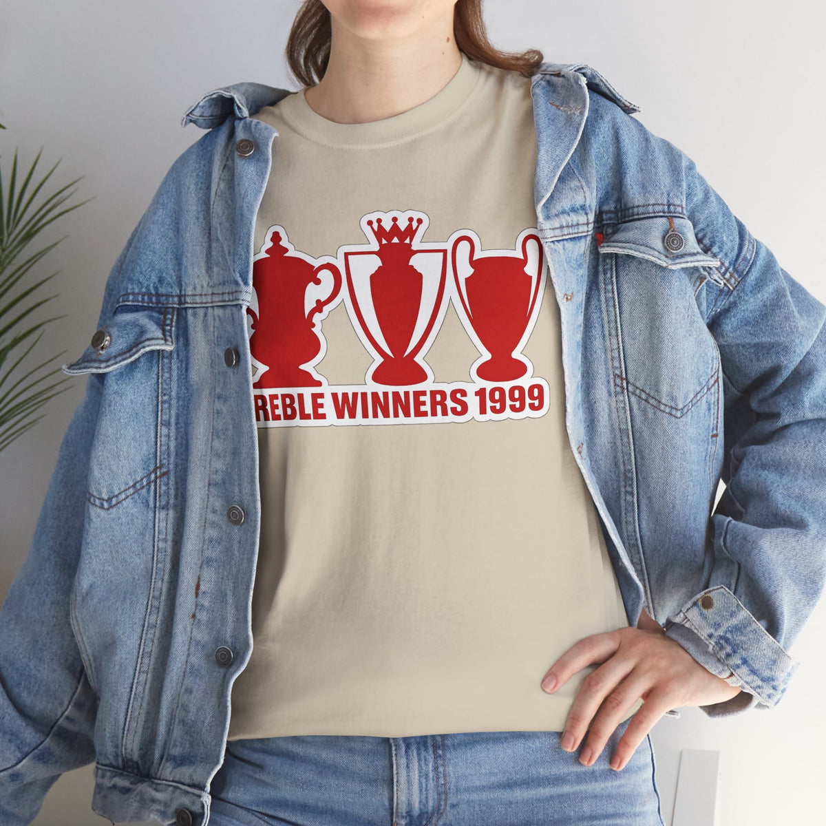 Manchester United Treble Winners 1999 Trophy Graphic Cotton T-Shirt