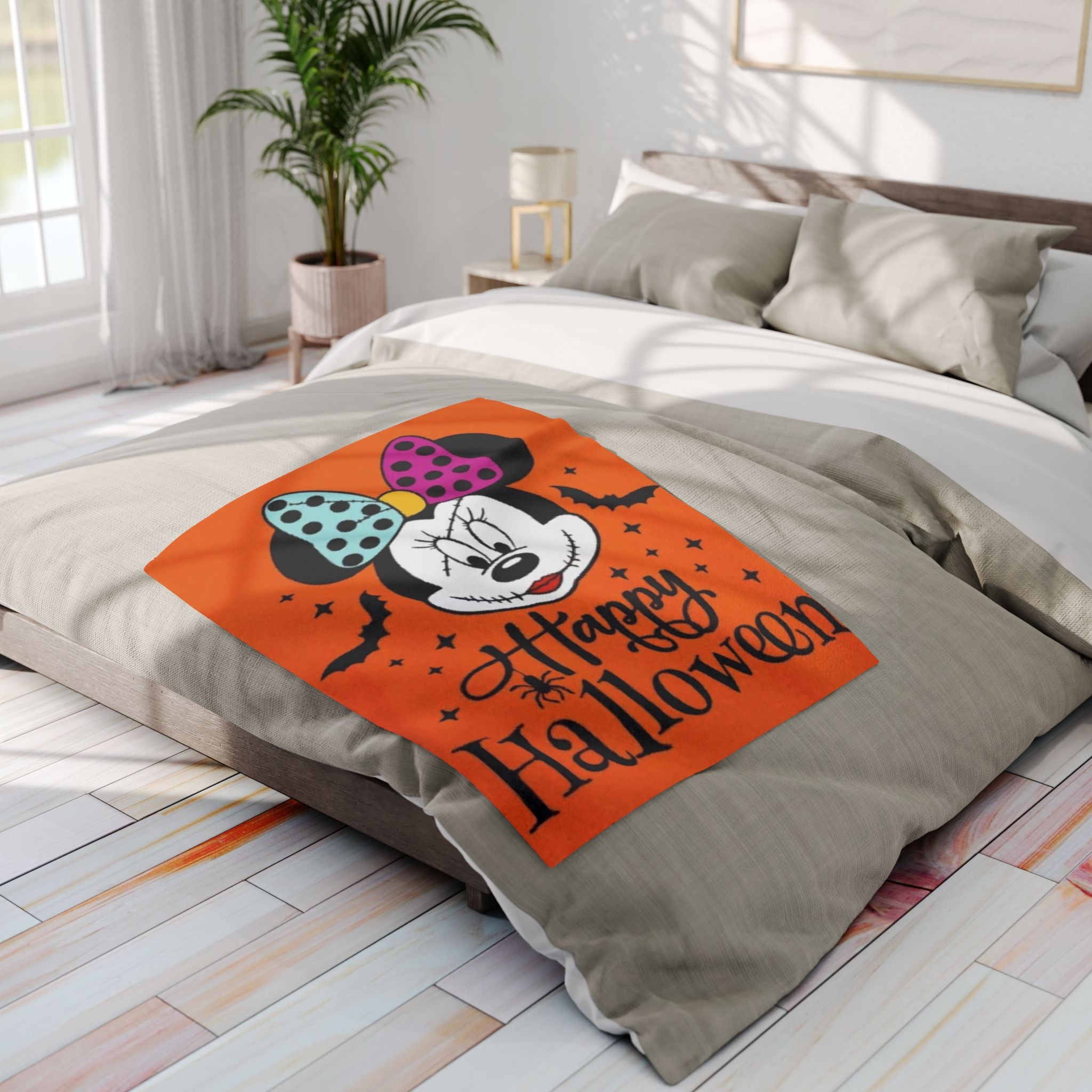 Halloween Minnie Mouse Fleece Blanket – "Happy Halloween" Orange Cozy Throw