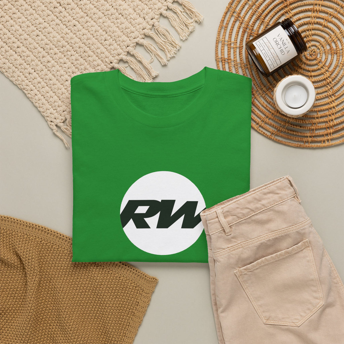 RW Logo T‑Shirt — Minimalist Retro Circle Graphic Tee