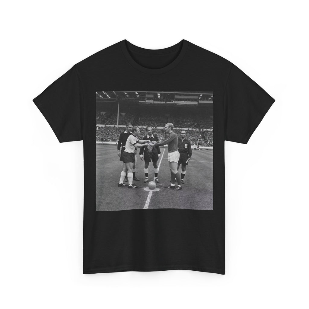 1966 World Cup Winners England Vintage Soccer Captains Coin Toss T-Shirt