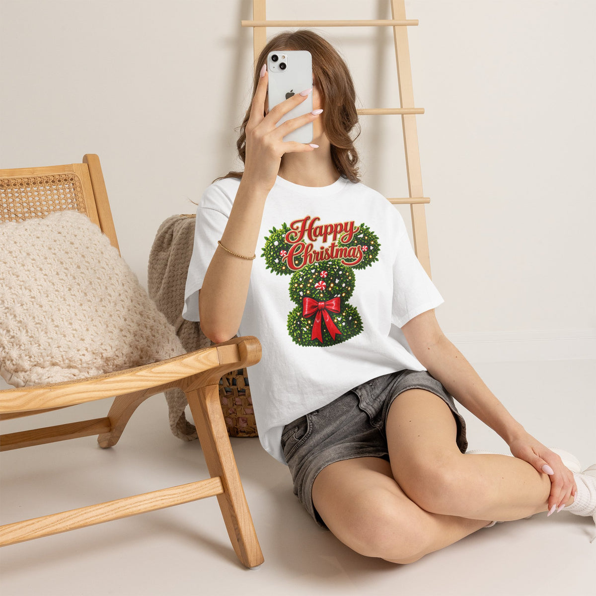 Christmas Wreath Mouse Tee – "Happy Christmas" Holiday Graphic T-Shirt