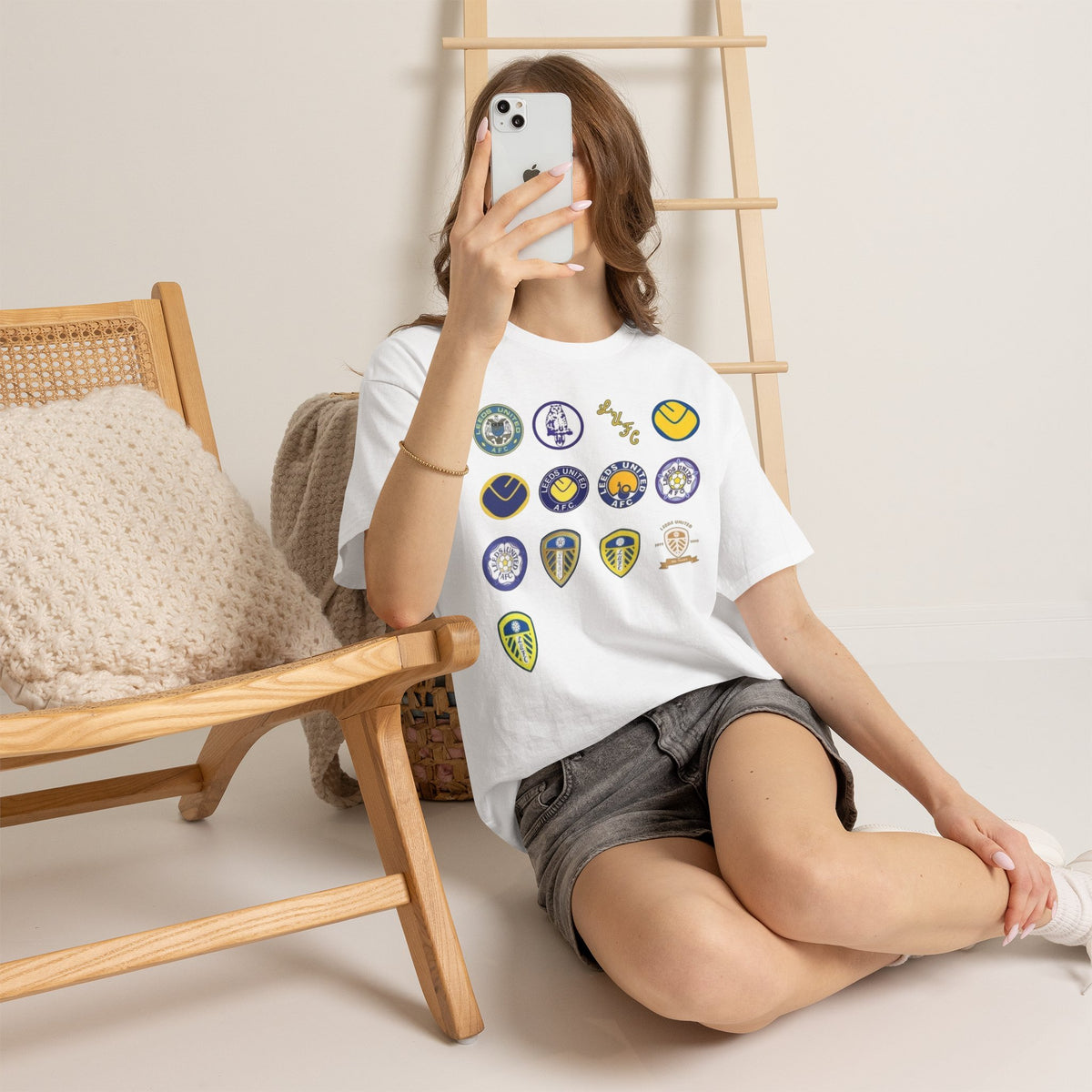 Leeds United Retro Crest Cotton T-Shirt — Vintage Football Club Emblem Tee