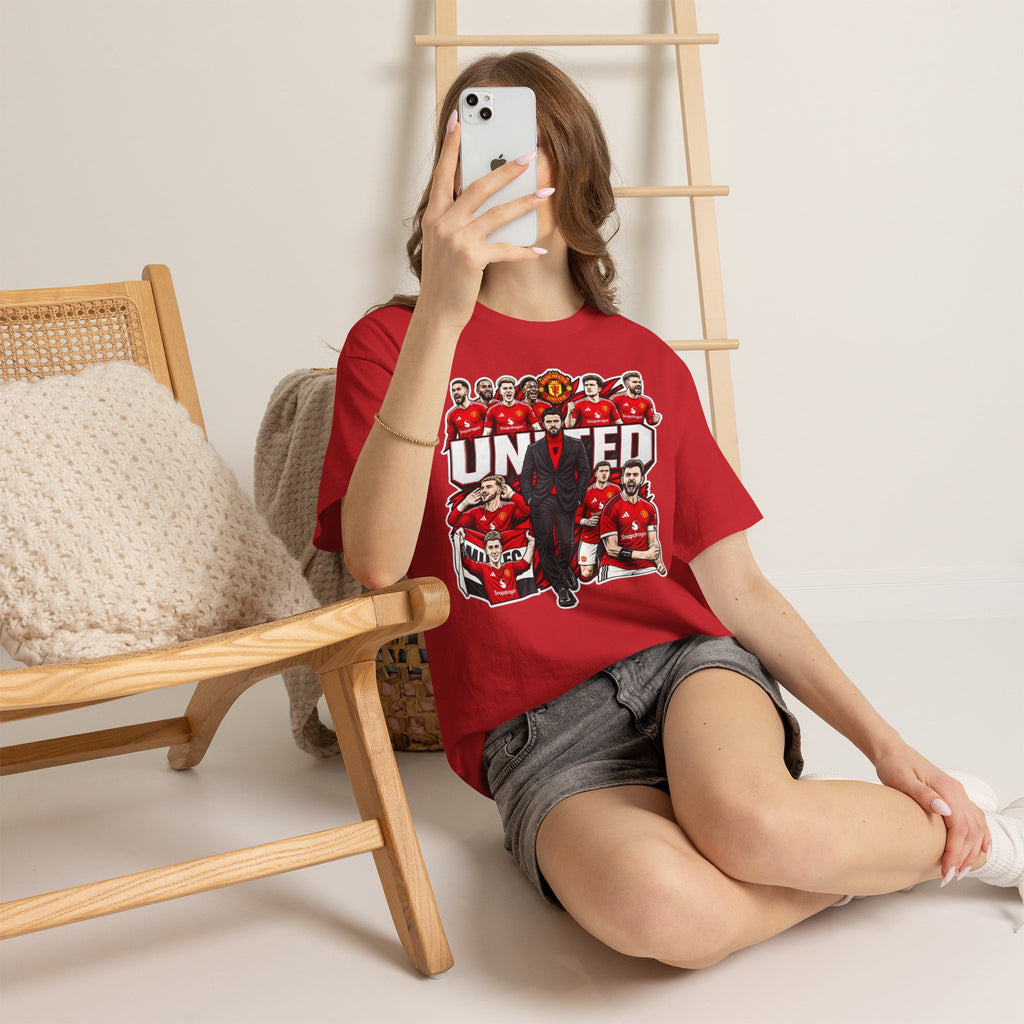 Manchester United Squad Graphic Tee — "UNITED" Football Fans T-Shirt