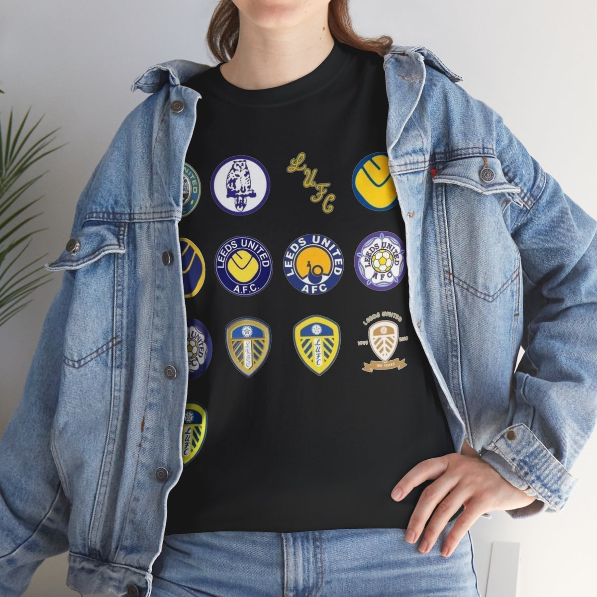 Leeds United Retro Crest Cotton T-Shirt — Vintage Football Club Emblem Tee