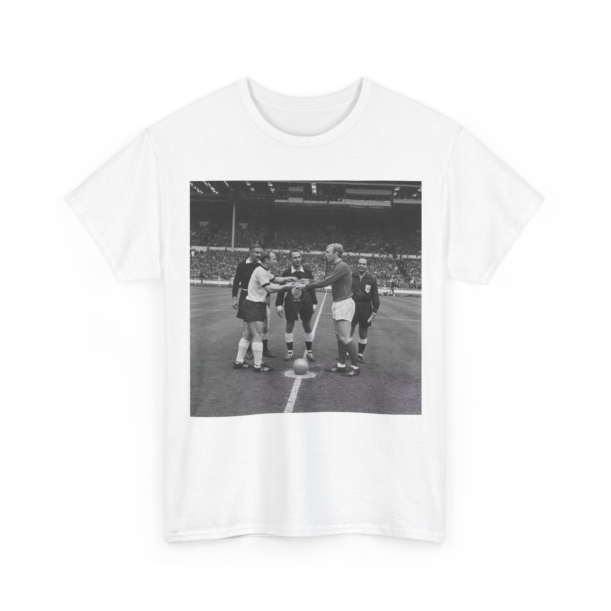 1966 World Cup Winners England Vintage Soccer Captains Coin Toss T-Shirt