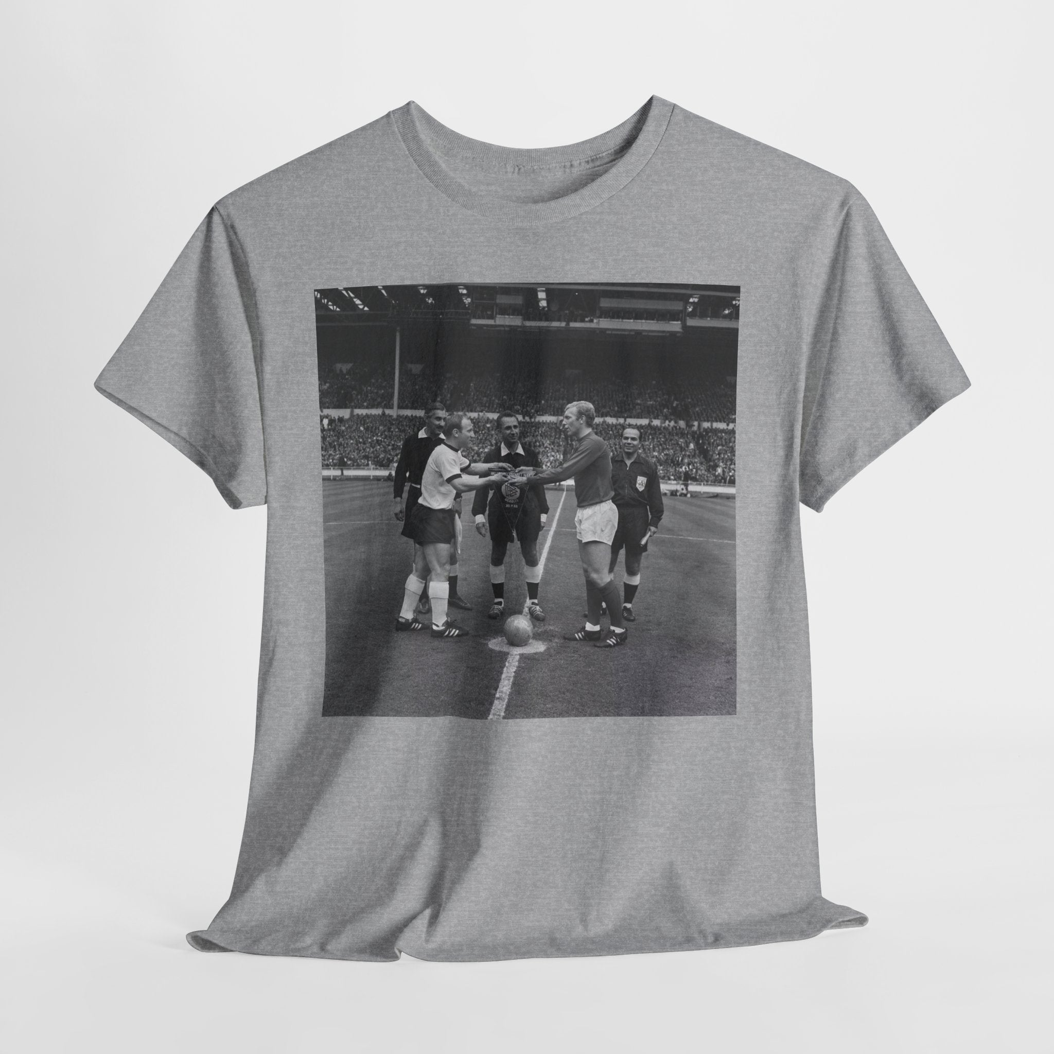 1966 World Cup Winners England Vintage Soccer Captains Coin Toss T-Shirt