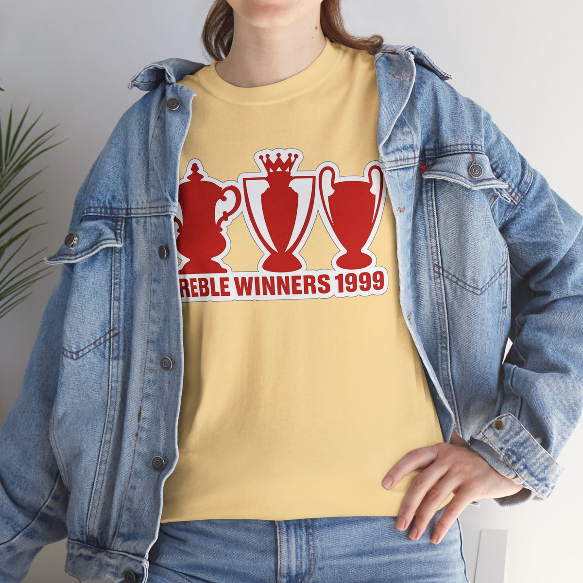 Manchester United Treble Winners 1999 Trophy Graphic Cotton T-Shirt
