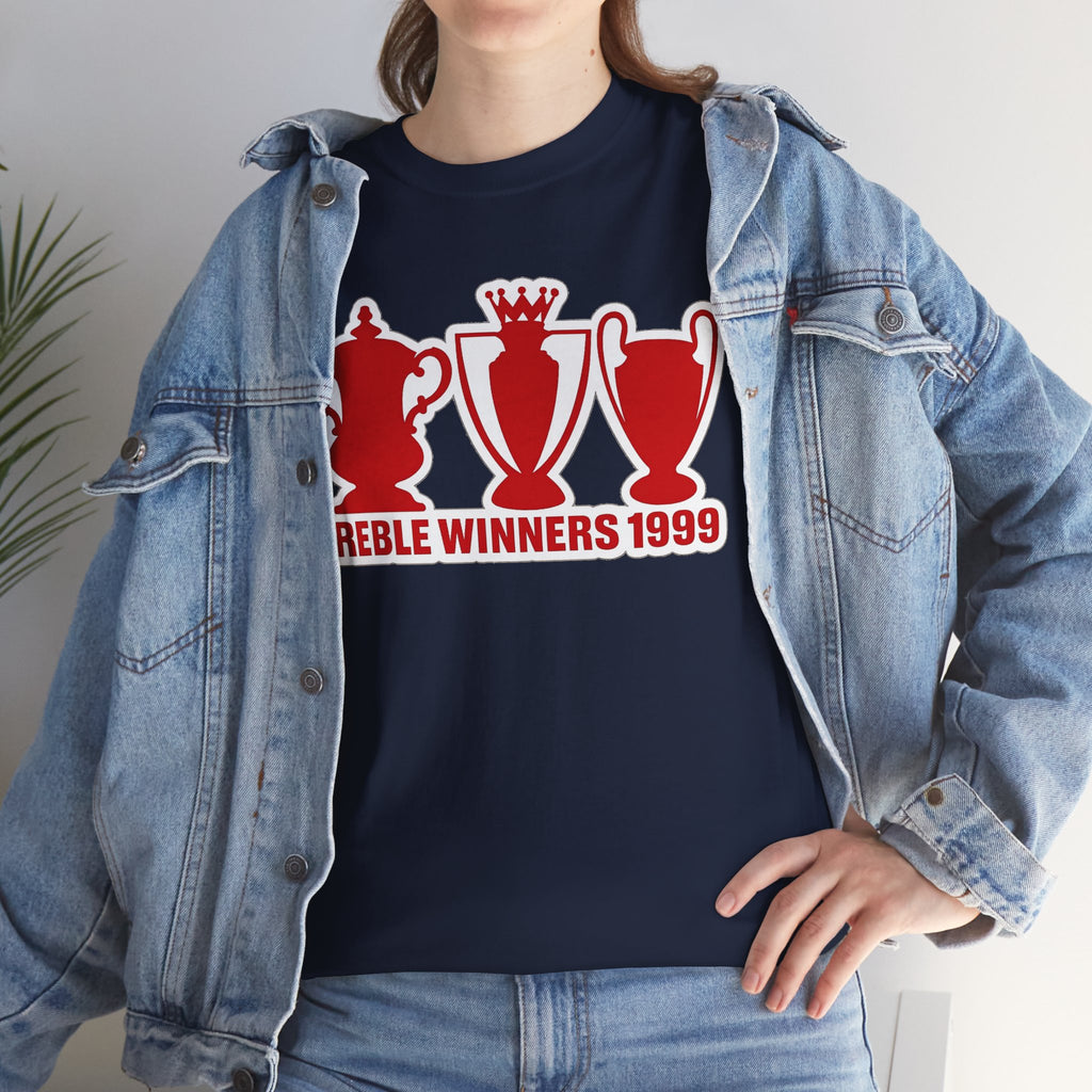 Manchester United Treble Winners 1999 Trophy Graphic Cotton T-Shirt