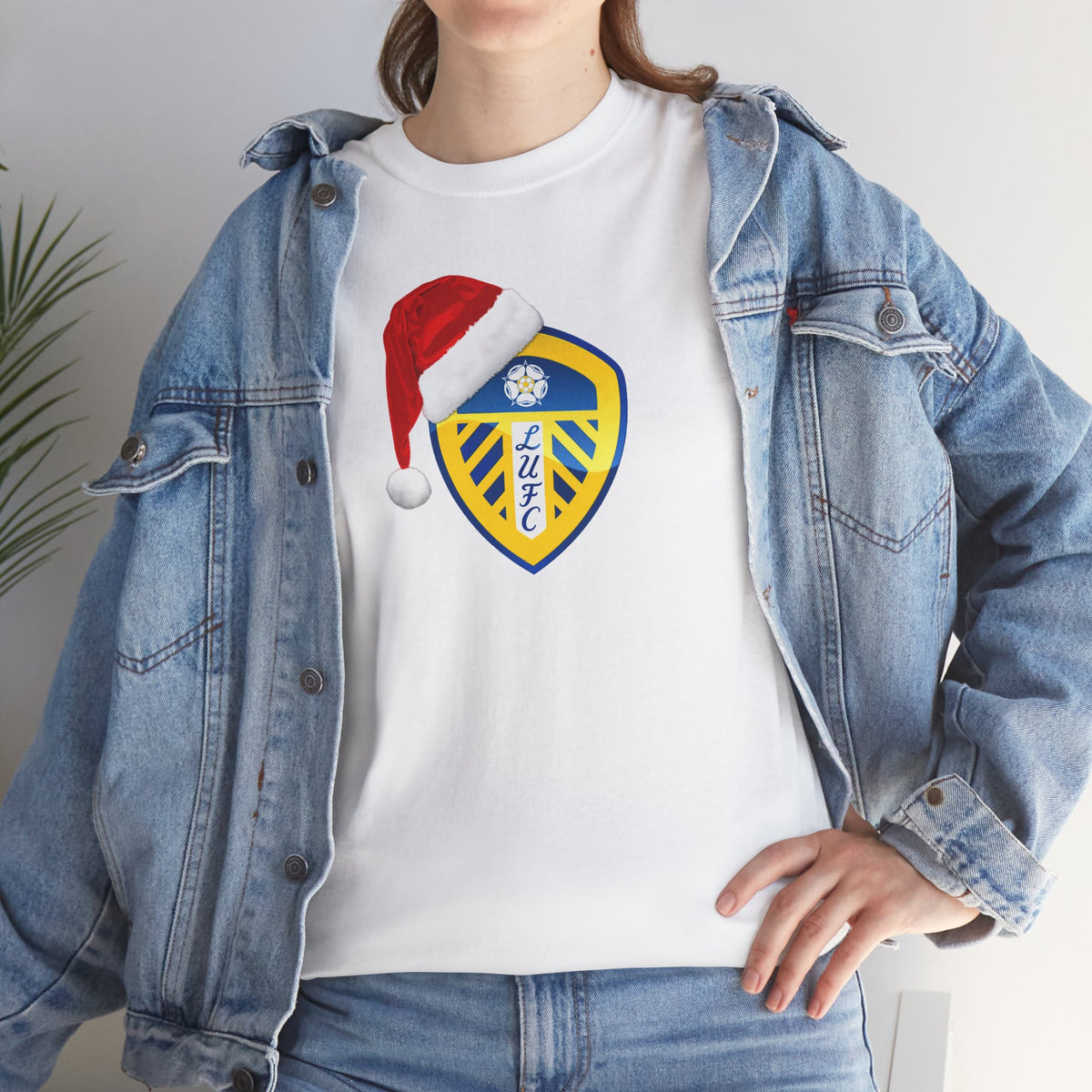 Leeds United Santa Hat Christmas Soccer Crest T‑Shirt – Festive Football Fan Tee