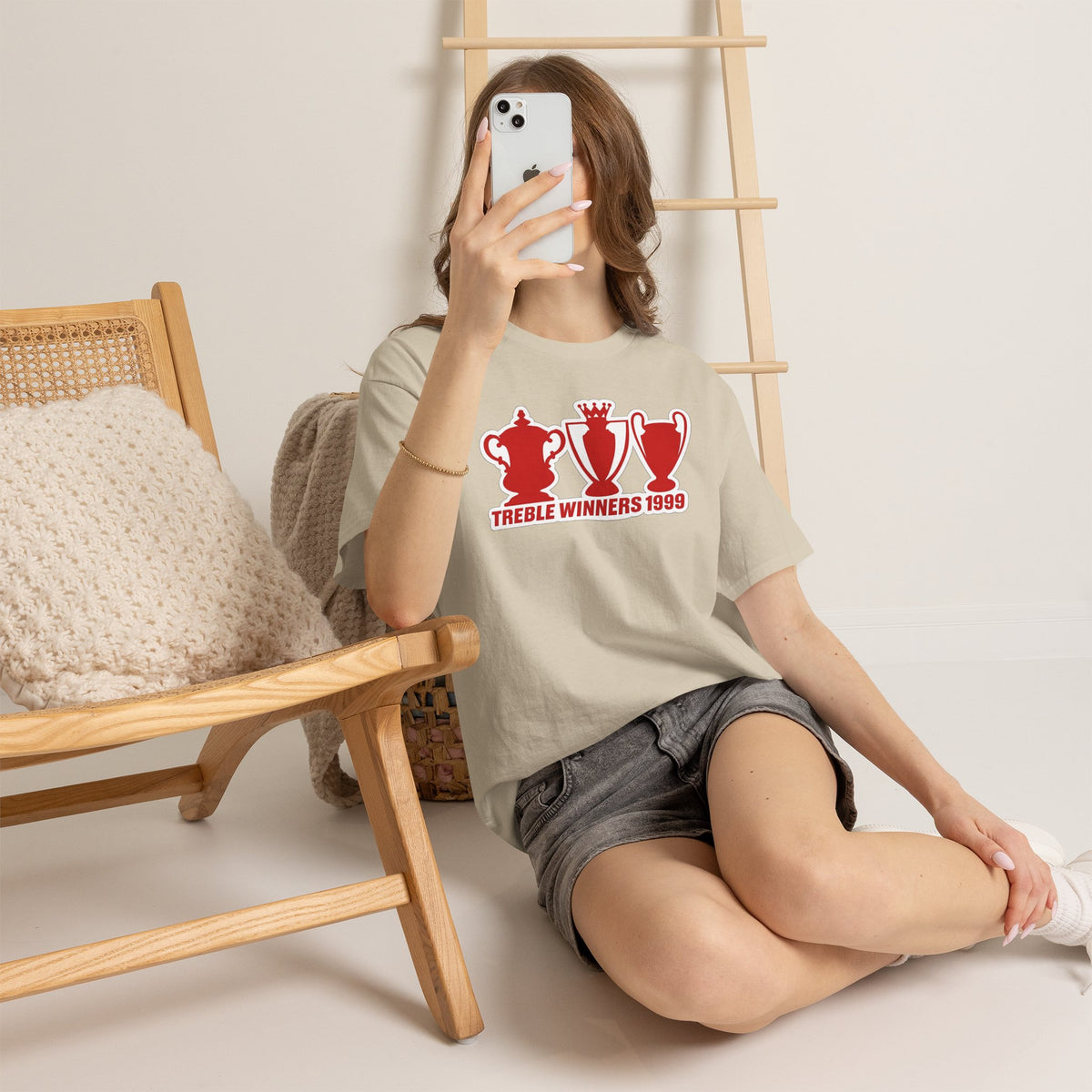Manchester United Treble Winners 1999 Trophy Graphic Cotton T-Shirt