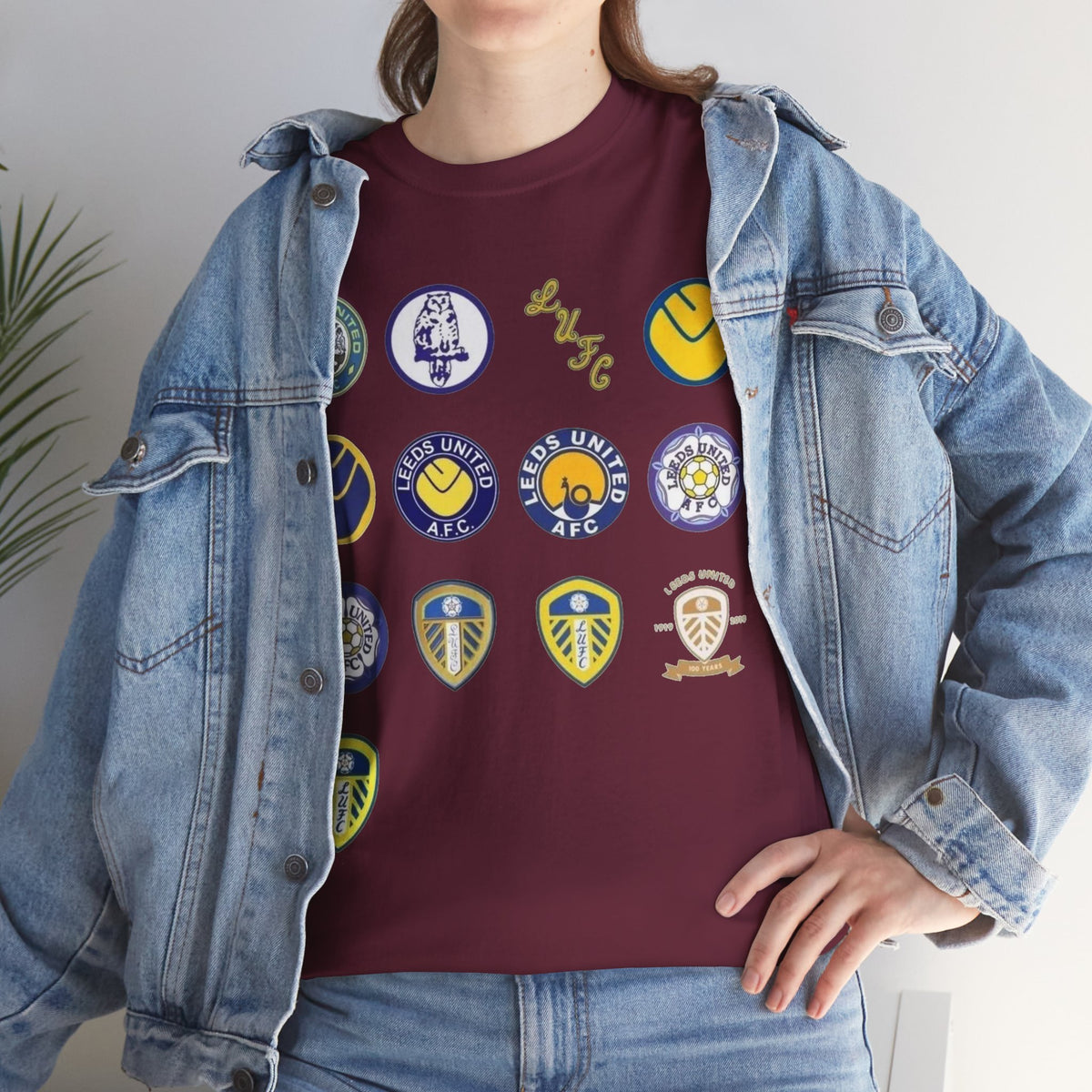 Leeds United Retro Crest Cotton T-Shirt — Vintage Football Club Emblem Tee