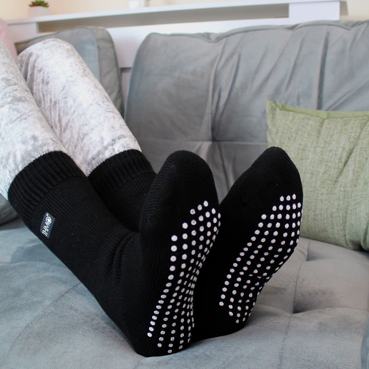 1 Pack Kids Indoor Thermal Slipper Socks with Grips (3 Sizes)