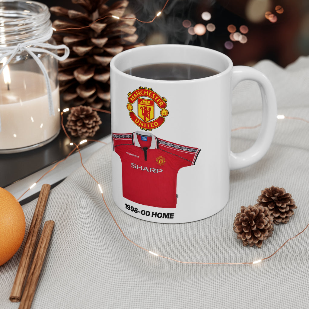 Manchester United Retro 1998-00 Home Jersey Mug — Ceramic Coffee Cup (11oz & 15oz)
