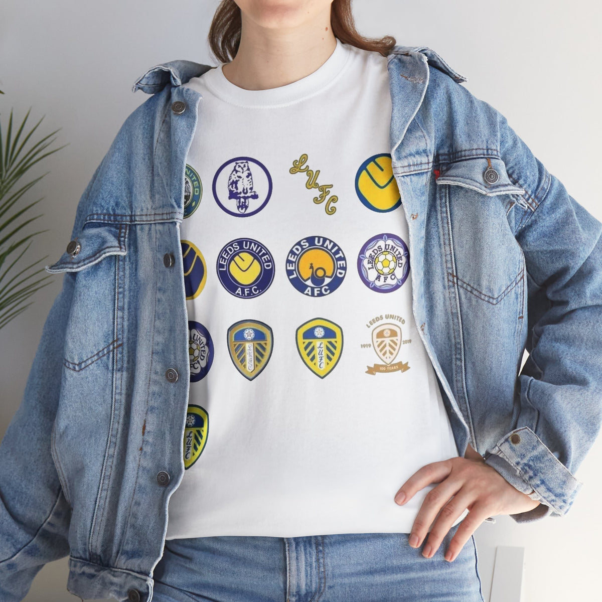 Leeds United Retro Crest Cotton T-Shirt — Vintage Football Club Emblem Tee
