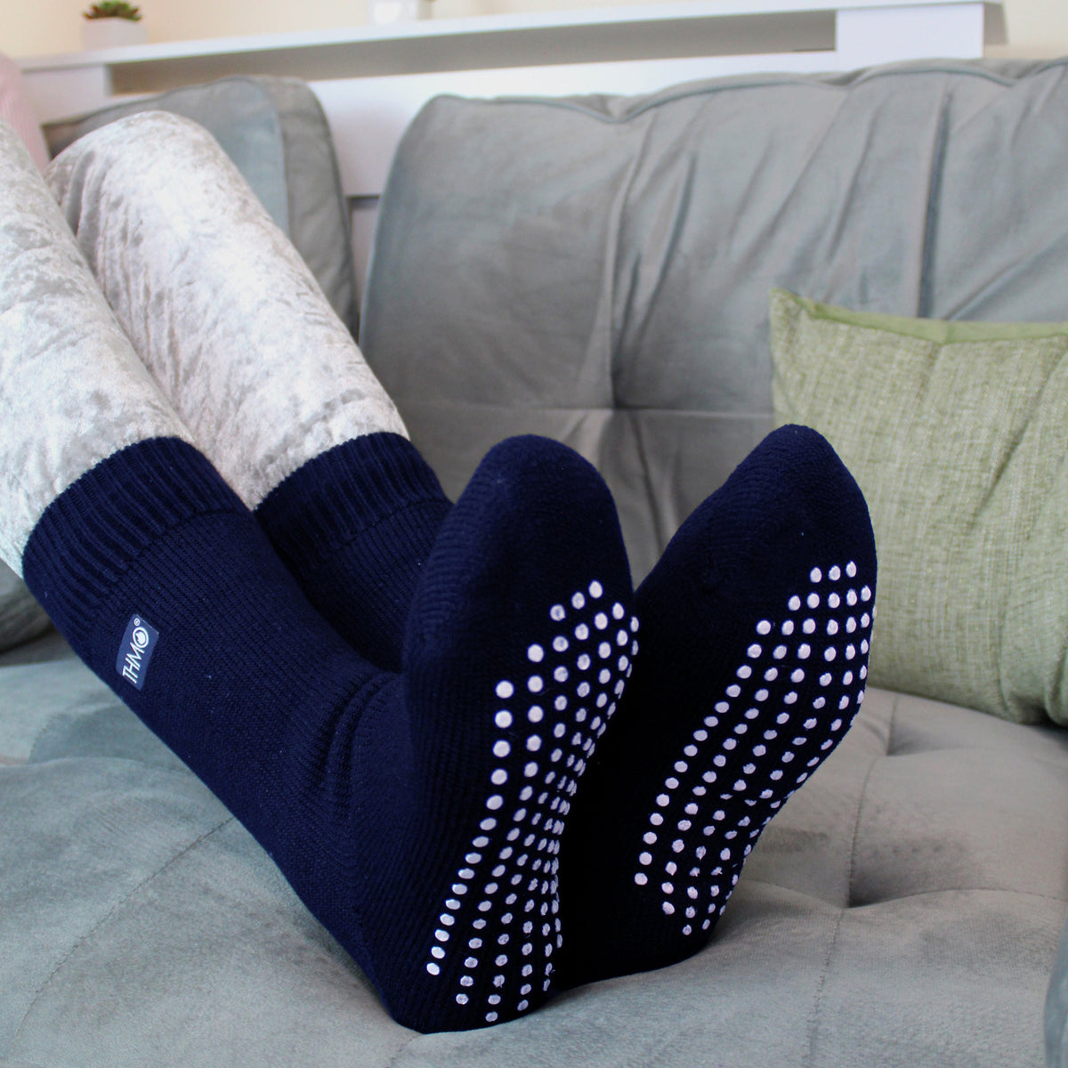 1 Pack Kids Indoor Thermal Slipper Socks with Grips (3 Sizes)