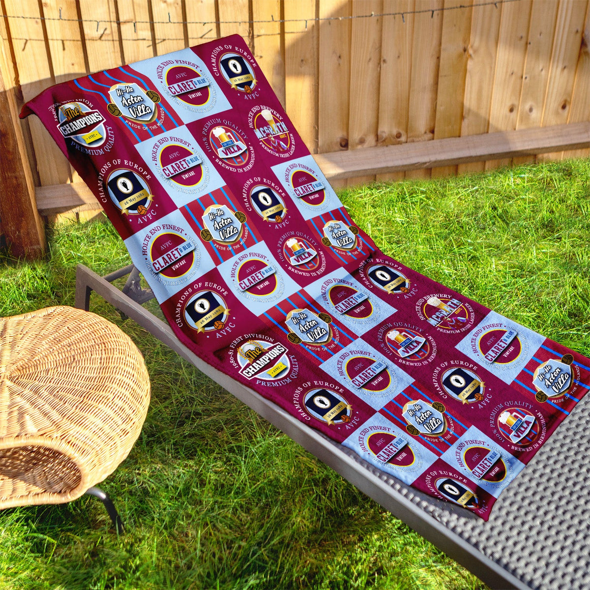 Aston Villa - Football Legends - Microfibre Beach Towel - 150cm x 75cm