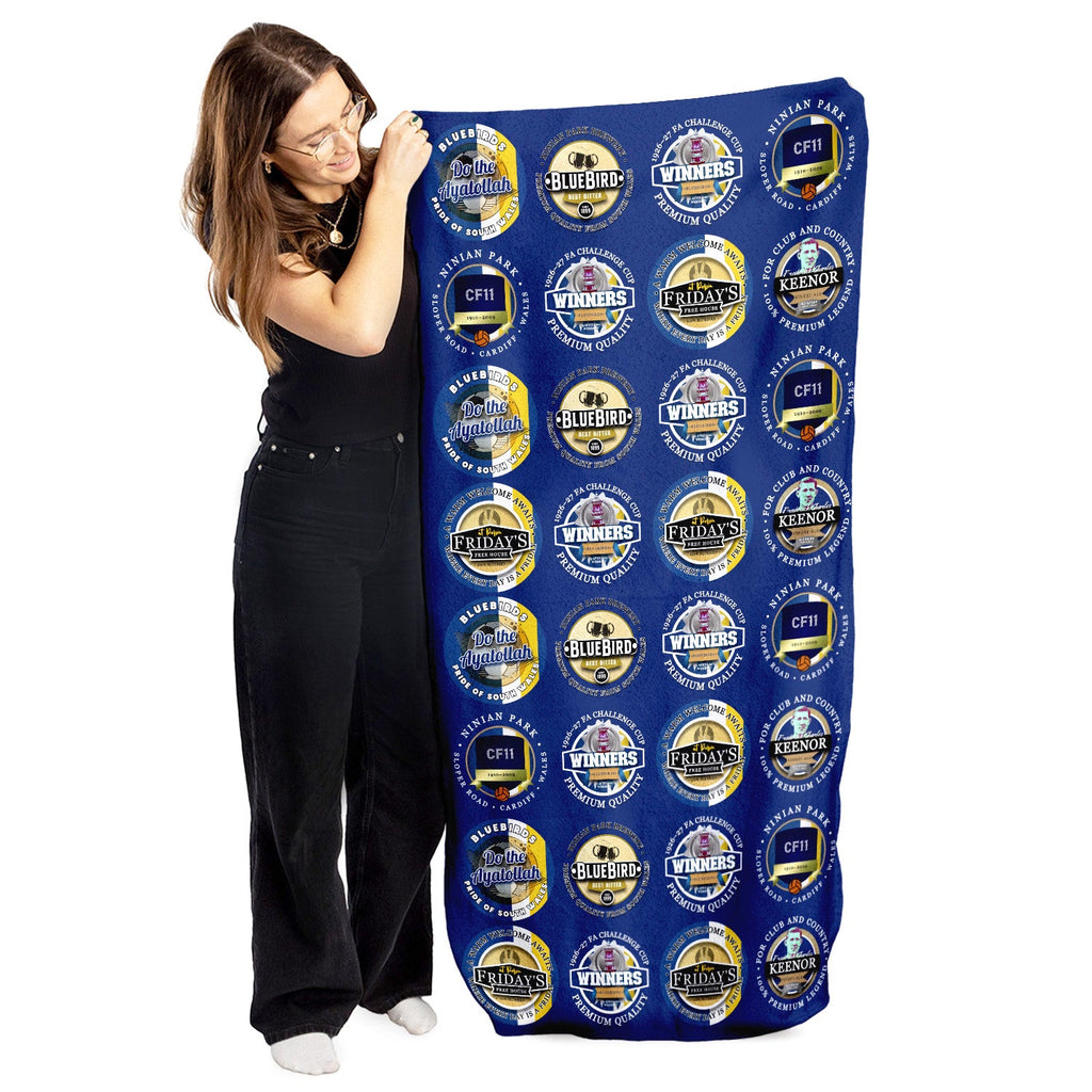 Cardiff - Football Legends - Microfibre Beach Towel - 150cm x 75cm