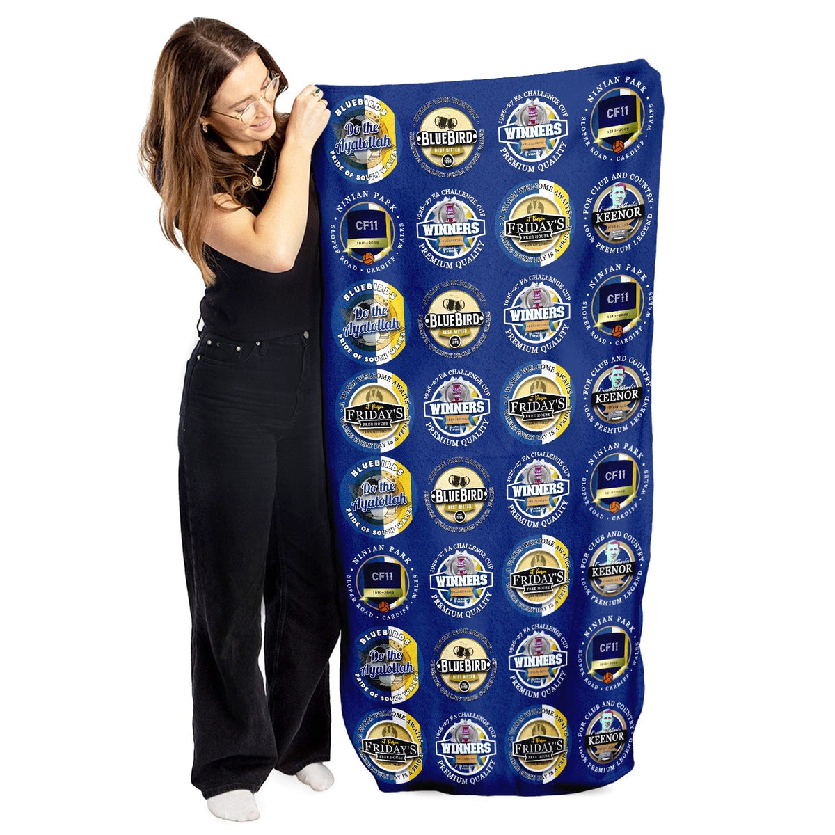 Cardiff - Football Legends - Microfibre Beach Towel - 150cm x 75cm
