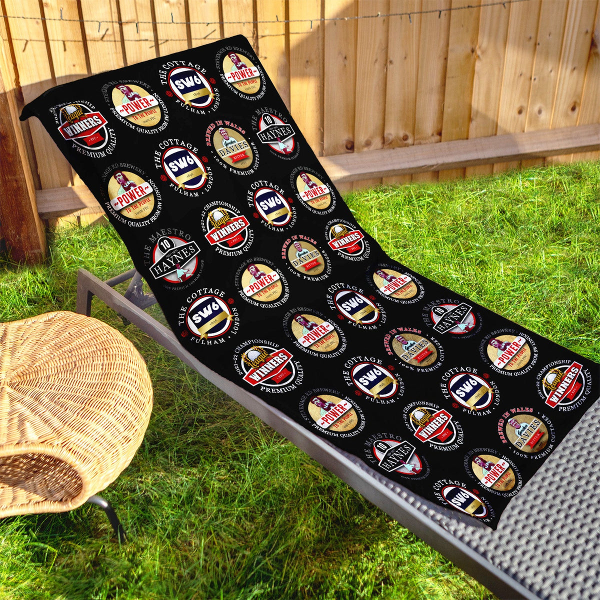 Fulham - Football Legends - Microfibre Beach Towel - 150cm x 75cm