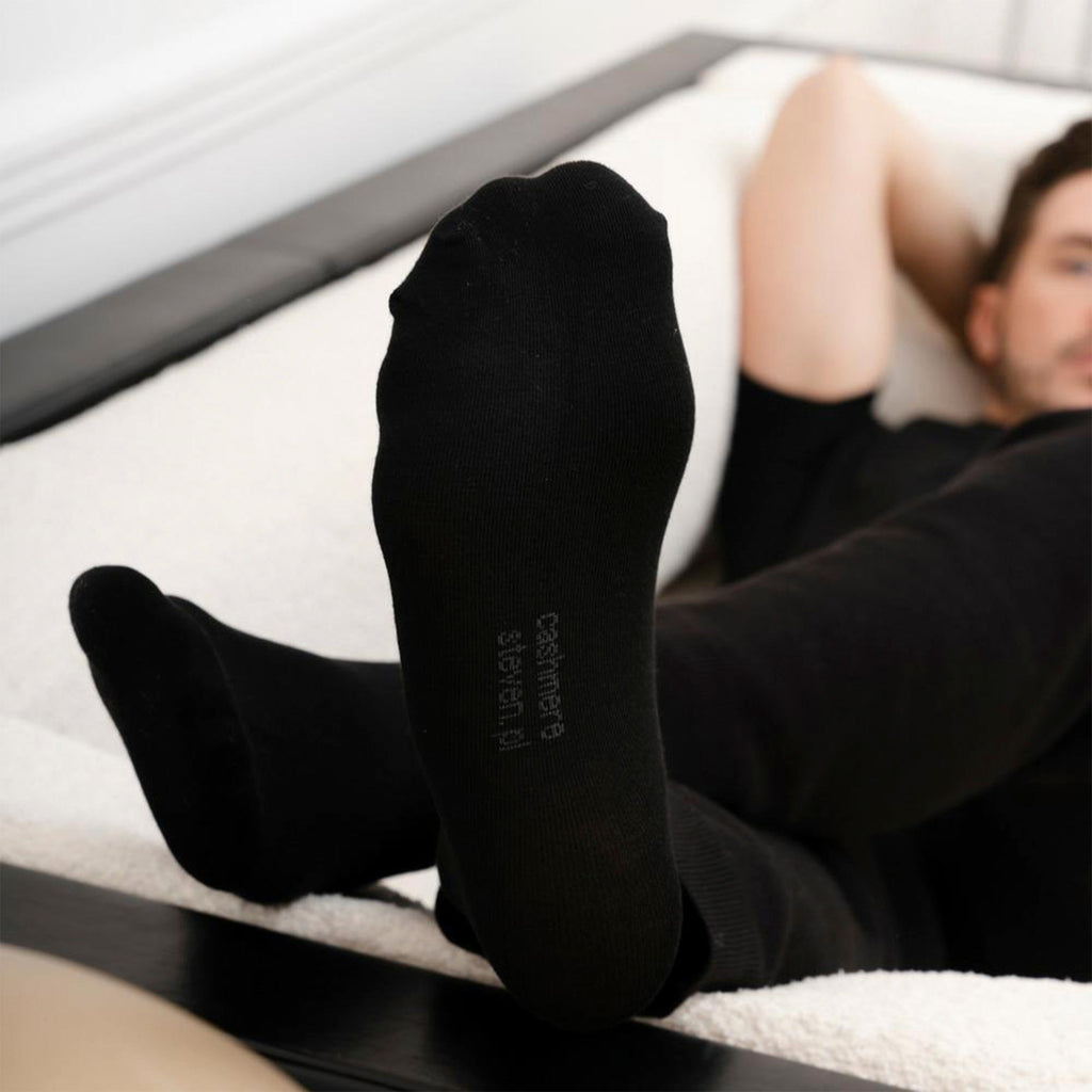 2 Pairs Mens Cashmere Socks - Luxury Soft and Warm Seamless Everyday Socks