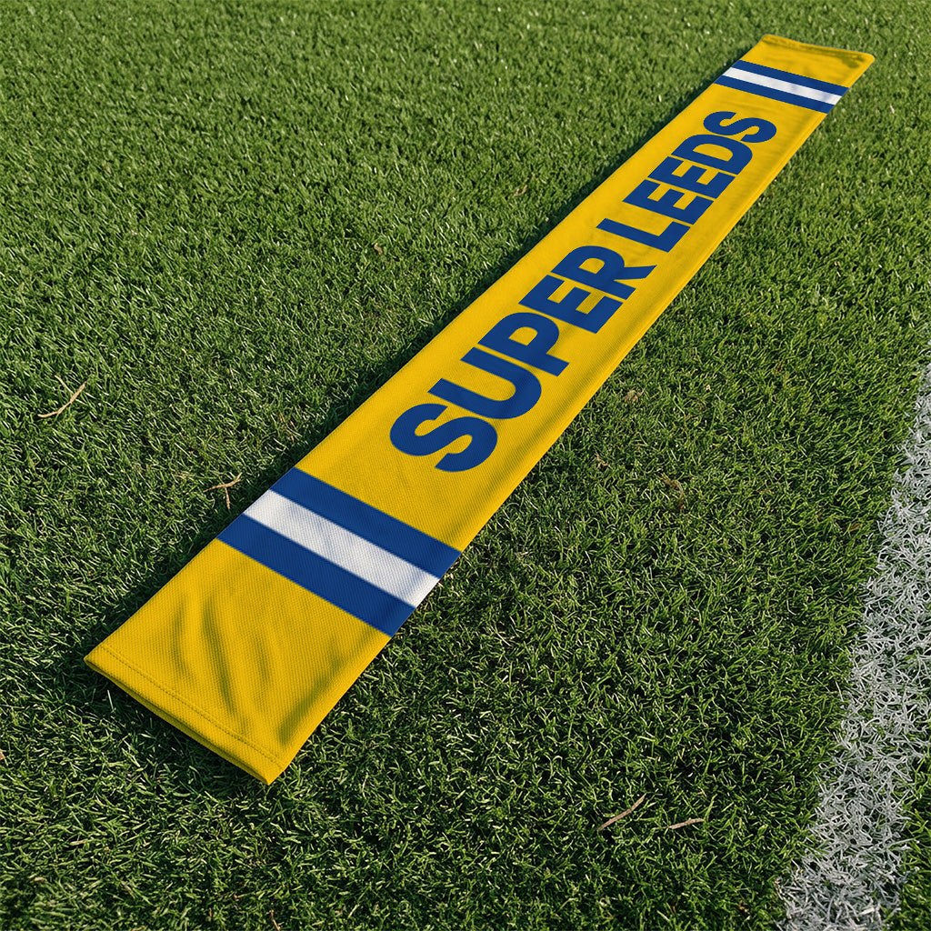 Leeds Legends - Knitted Eyelet Football Scarf