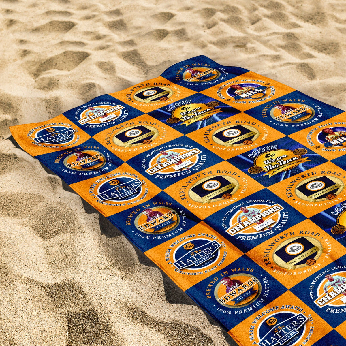 Luton - Football Legends - Microfibre Beach Towel - 150cm x 75cm