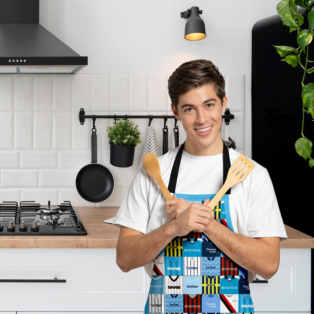 Manchester Blue - Kit Montage - Water-Resistant Adults Apron