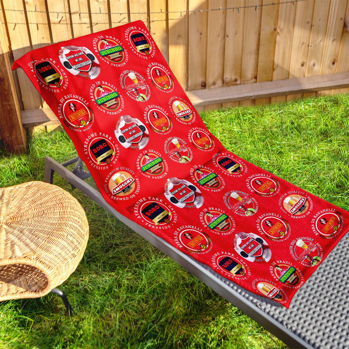Middlesbrough - Football Legends - Microfibre Beach Towel - 150cm x 75cm