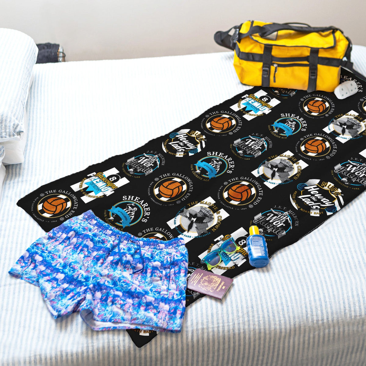 Newcastle - Football Legends - Microfibre Beach Towel - 150cm x 75cm