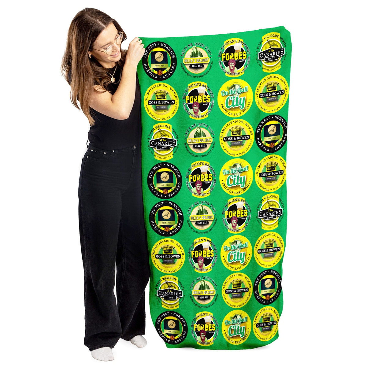 Norwich - Football Legends - Microfibre Beach Towel - 150cm x 75cm
