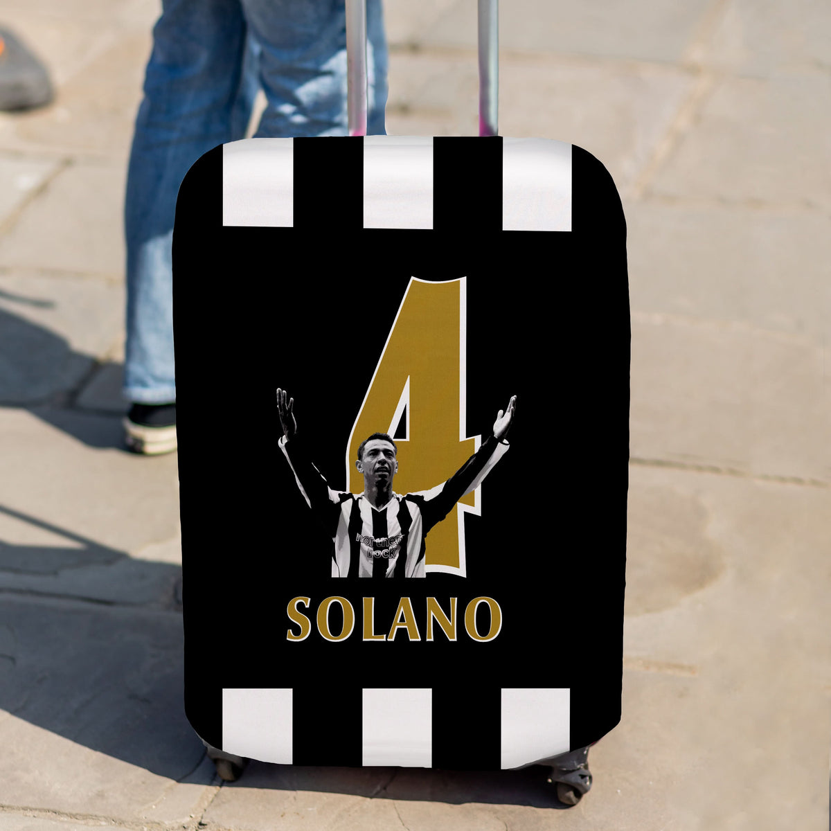 Newcastle Solano 4 - Caseskin - 3 Sizes