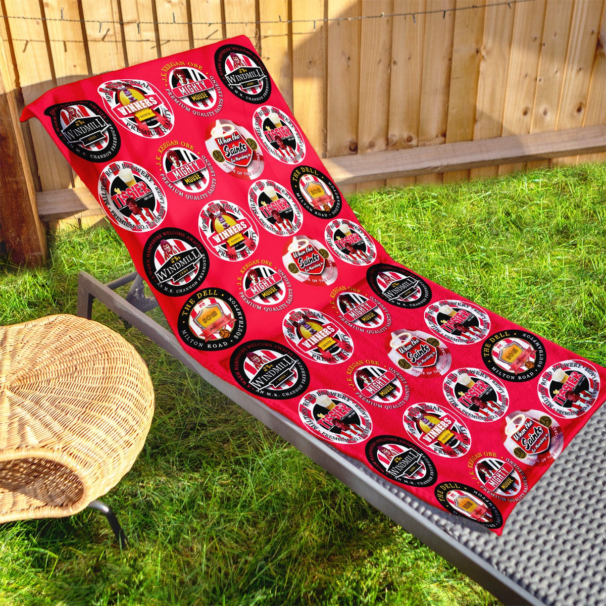Southampton - Football Legends - Microfibre Beach Towel - 150cm x 75cm