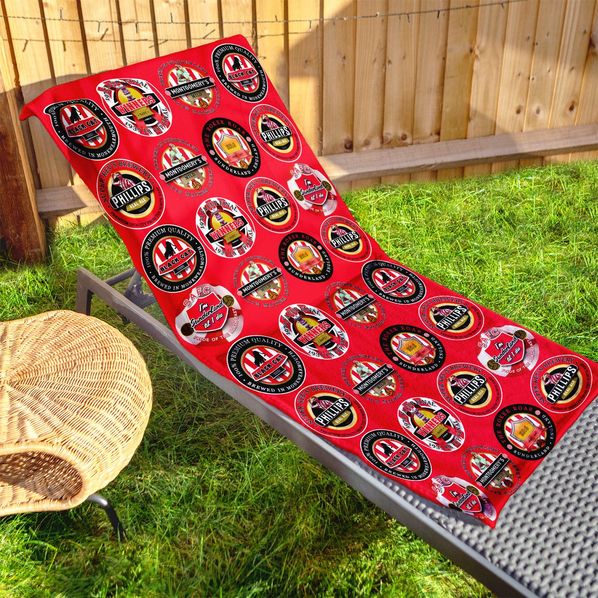 Sunderland - Football Legends - Microfibre Beach Towel - 150cm x 75cm